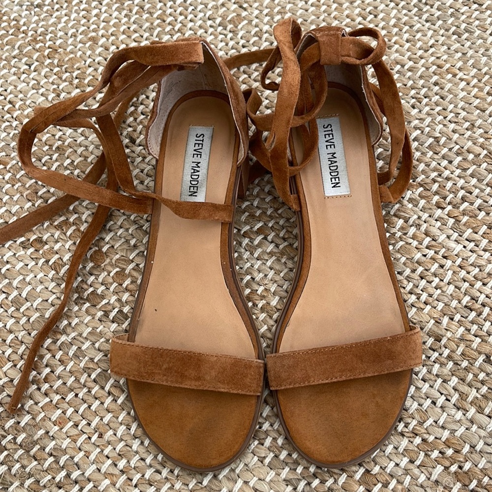 Steve Madden Chestnut Suede Block Heel sandals